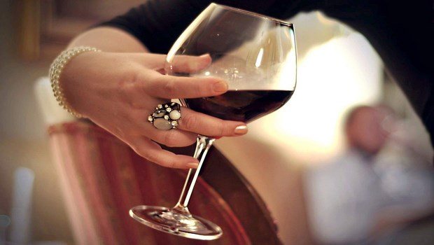 how to prevent gallbladder attacks-drink wine in moderation