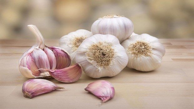 how to treat chest pain-garlic