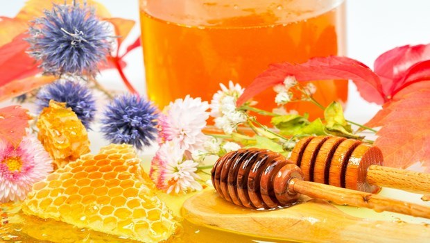 how to treat conjunctivitis-use home remedy honey