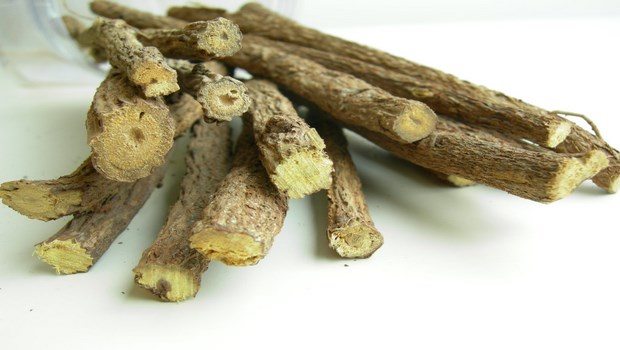 how to treat low blood pressure-licorice root