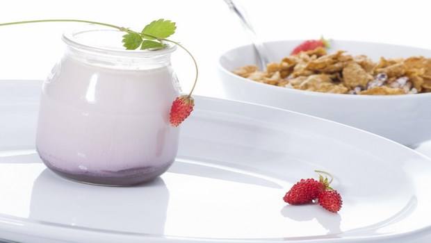 home remedies for vaginal itching-yogurt