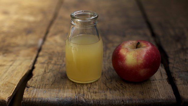 how to get rid of dry flaky scalp-apple vinegar cider
