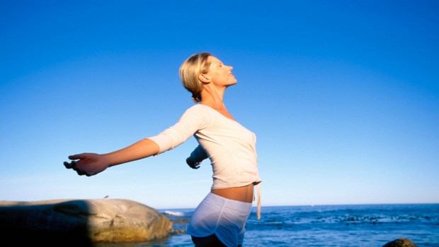 how to keep your lungs healthy-breathe deeply