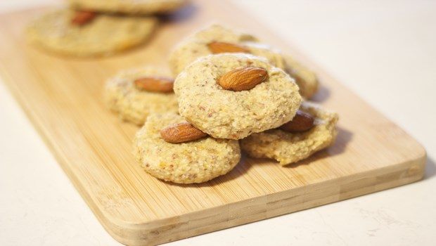 how to make biscuits-almond biscuits