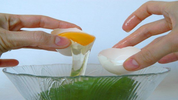 how to treat oily skin-egg white
