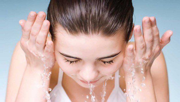 rose water benefits-sensitive skin