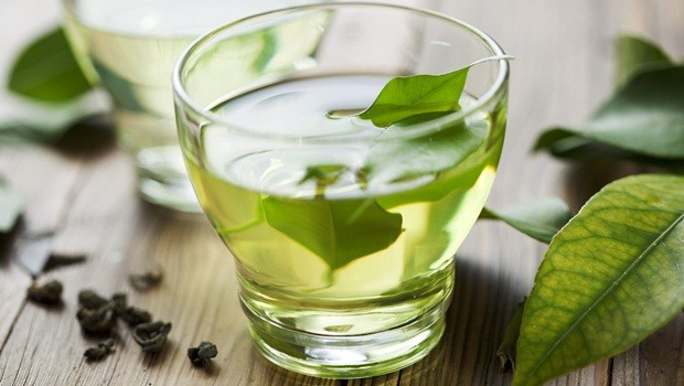 teas for sore throat - green tea