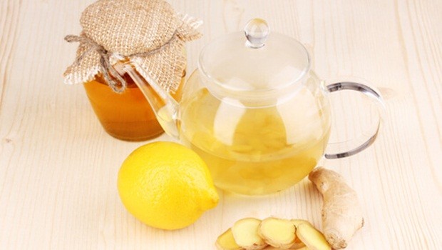 teas for sore throat - honey and lemon tea