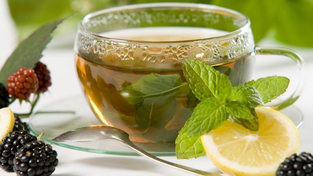 teas for sore throat - peppermint tea