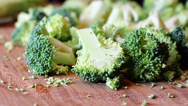 foods that make you look younger - broccoli