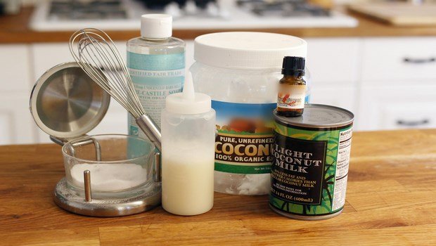 coconut oil shampoo-easy homemade coconut shampoo