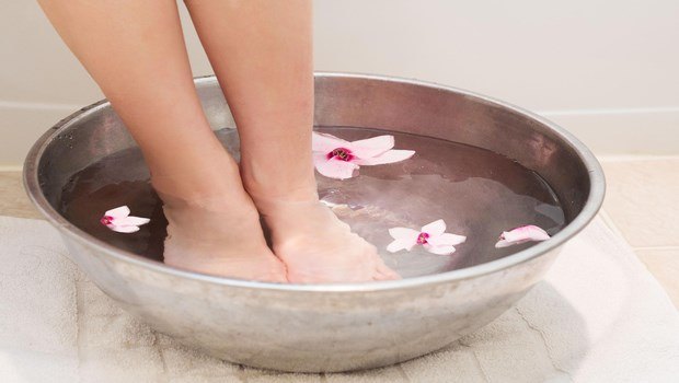 how to treat warts-hot water soak