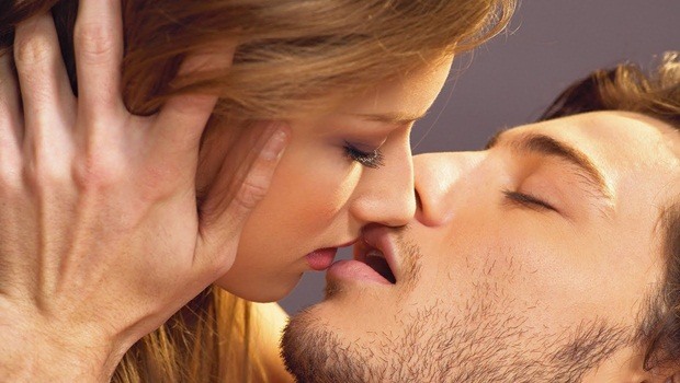 kissing tips for guys - limit the use of the tongue