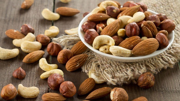 foods for healthy teeth - nuts