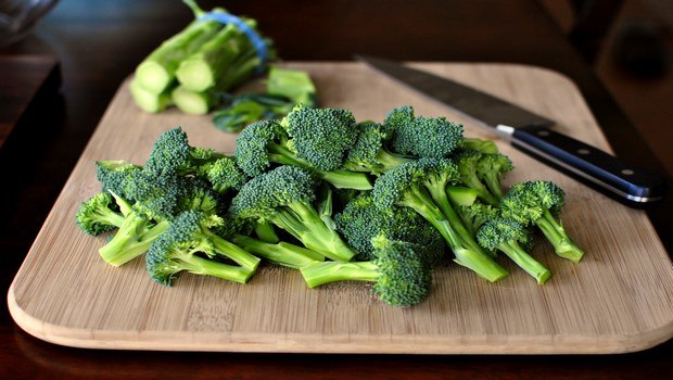 superfoods for hair-broccoli