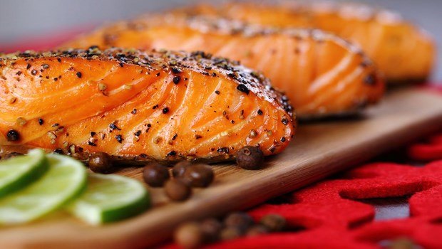 superfoods for hair-salmon