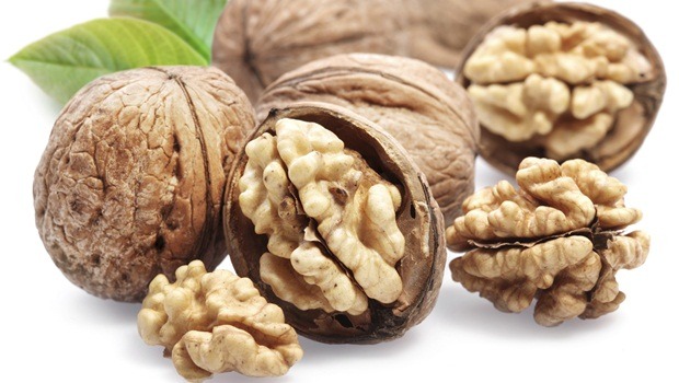 foods that make you look younger - walnut