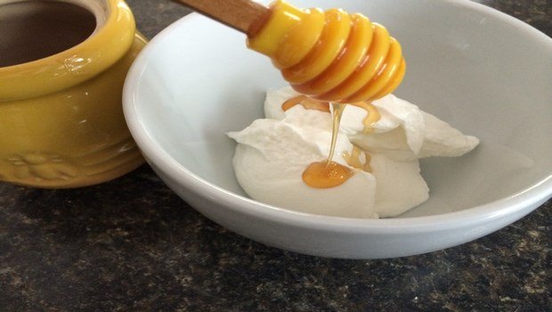 yogurt face mask recipe-the honey and yogurt