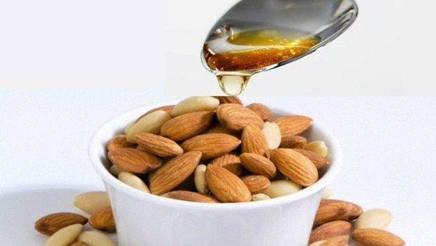 almond and honey face mask