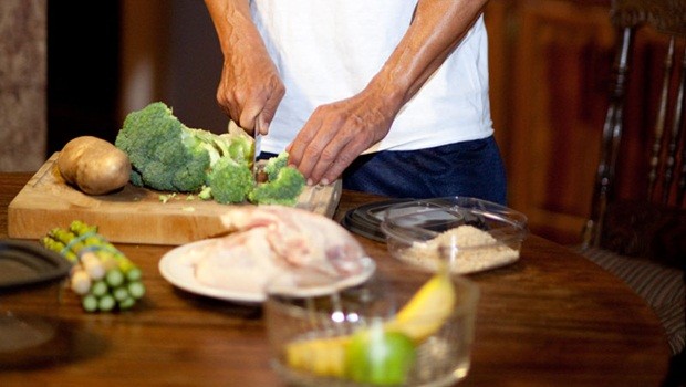 diet tips for men - avoid diet boredom by trying new foods