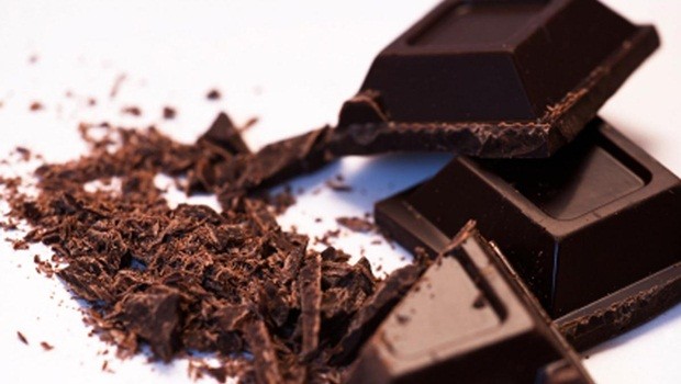 foods that improve blood circulation - dark chocolate