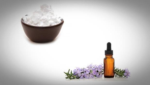 home remedies for athlete’s foot - essential oil with cornstarch