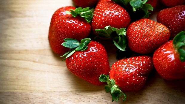 foods for kidney stones-strawberries