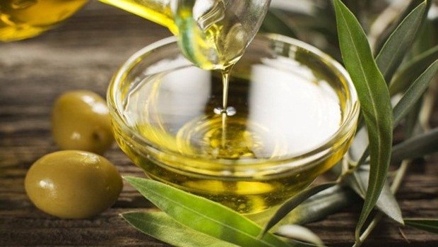 home remedies for ear wax removal - olive oil