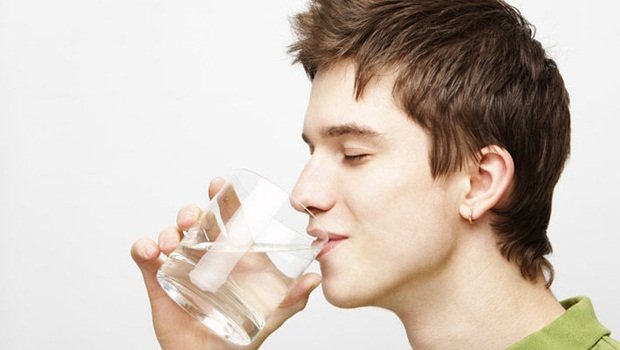 diet tips for men - water is good for brain