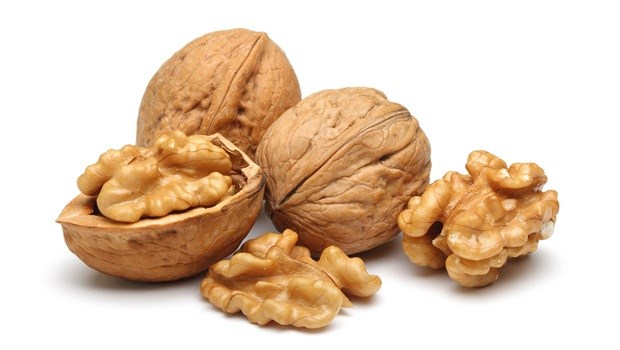 foods for water retention - whole nuts