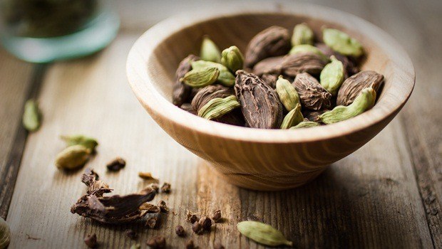 instant relief from acidity - cardamom