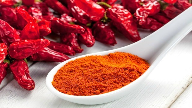 home remedies for neck pain - cayenne pepper with olive oil