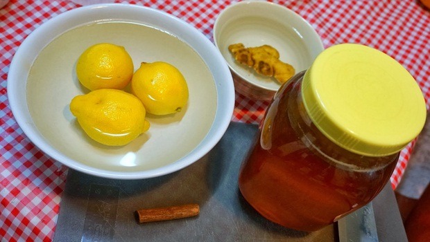 honey for asthma - honey with ginger and lemon