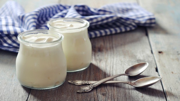 home remedies for dark lips - honey with yogurt, gram flour, turmeric powder, and milk