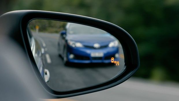 how to prevent car accidents - keep your eyes moving