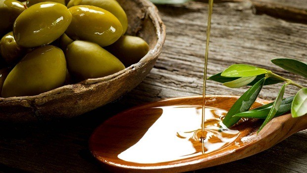 oil for dandruff - olive oil for dandruff