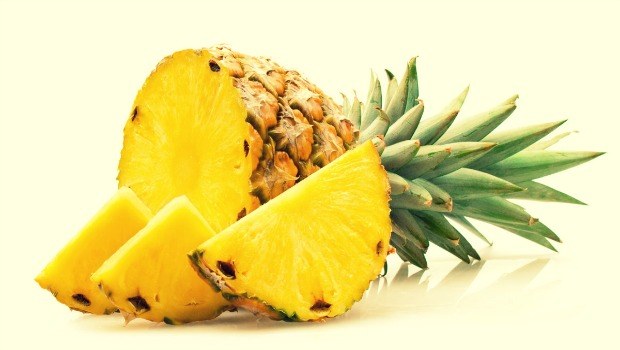 sources of vitamin c - pineapple