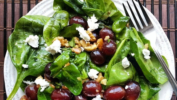 summer salad ideas - spinach-grape chopped salad