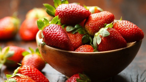 sources of vitamin c - strawberries