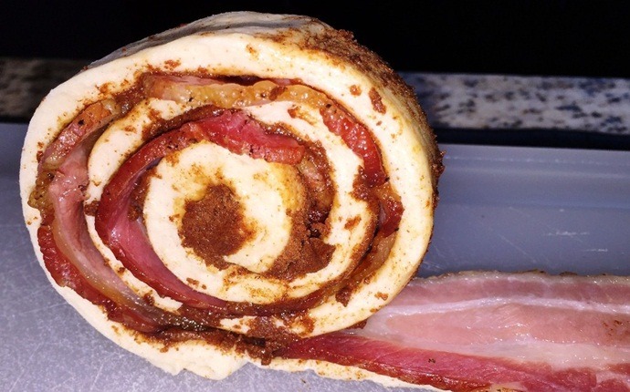 easy brunch ideas - bacon cinnamon rolls