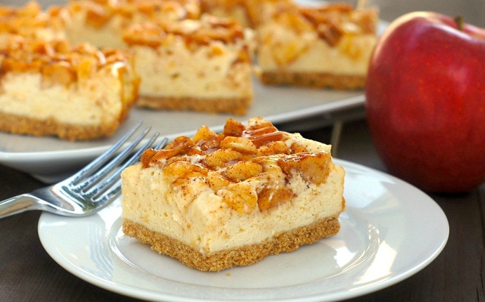 desserts in a jar - caramel apple cheesecake