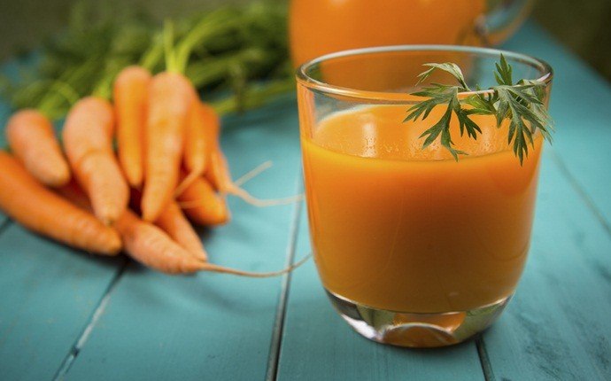 home remedies for sour stomach - carrot and mint juice