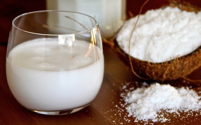 how to get rid of frizzy hair - coconut milk and lemon juice