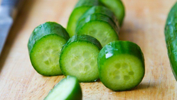 how to get rid of wrinkles - cucumber with yogurt