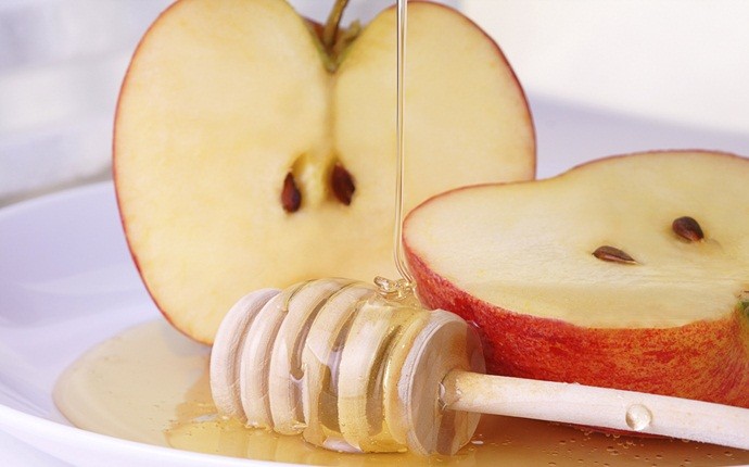 natural face toner - honey and apple skin toner
