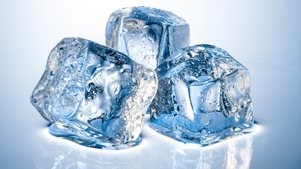 how to treat sprained ankle - ice cubes
