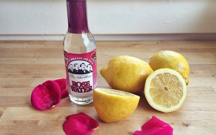 lemon for dark circles - lemon juice with rosewater and glycerine