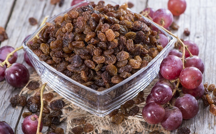 raisins for constipation - method 13 (raisins fruit lax recipe)