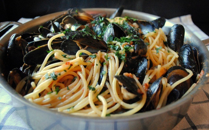 easy mussel recipes - mussel linguine
