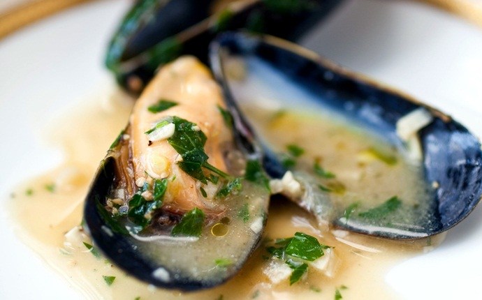 easy mussel recipes - steamed mussels